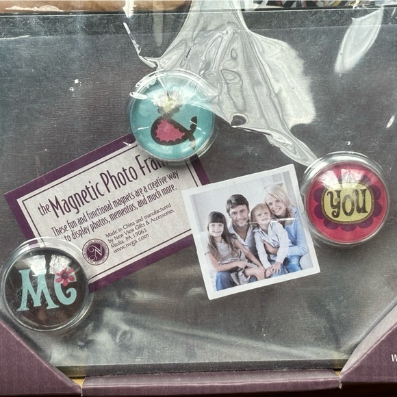 NEW 6x4 Magnetic Photo Frame with 3 Magnets - Picture 2 of 3